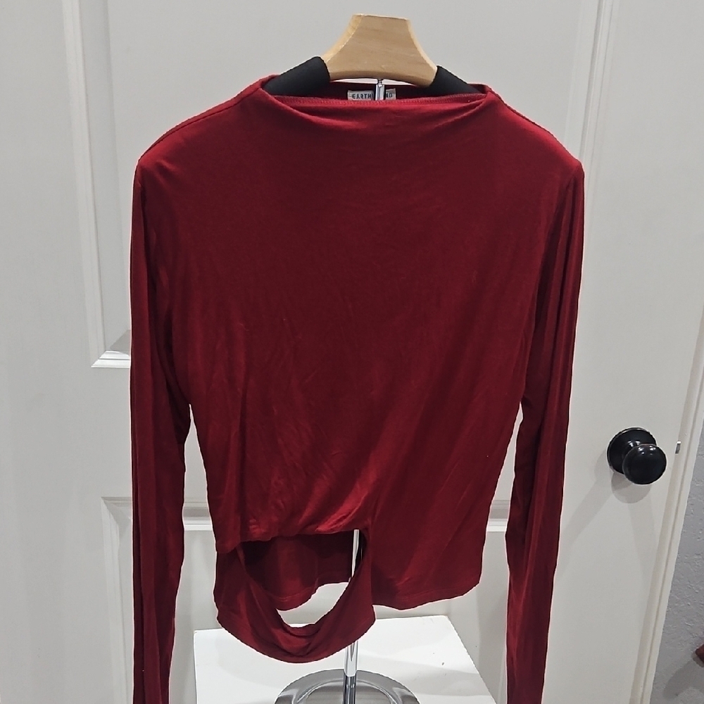EARTHBOUND extra soft Merlot Wine color Red Long Sleeve Top w cut out